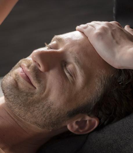 Soin Thalgo Homme - Institut de beauté Balnéo Spa à Orléans - Beauté Bien-être Détente Massage Relaxation Modelage UV Peeling Bon cadeaux